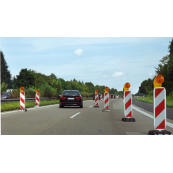 Plastic traffic panel type 60 | film RA1/A, hatched | on both sides indicating right / left | red / white